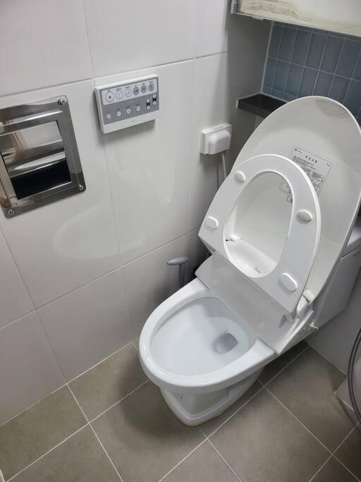 2608 # Gangnam Urban Vogue Suites#sinnonhyeon Stn Exit 9, 1-min #top-rated Unit # All-new Furniture & Peaceful Vibe Apartment *